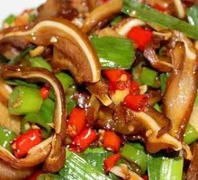 Green Pepper Stir-fried Pork Head Meat