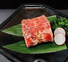 Juicy Ribs Roll
