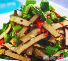 Green Pepper Stir-fried Tofu Cubes with Rice
