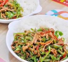 Green Pepper and Tofu Shreds with Pork Rice Bowl