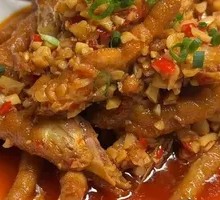 Braised Chicken Feet in Meat Sauce
