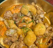 Tom Yum Frog and Shrimp Pot
