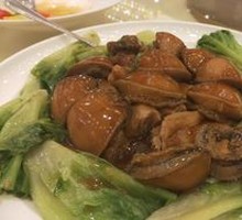 Abalone and Goose Claw Noodle Dish