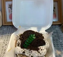 Oreo Filled Box Cake