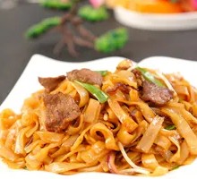 Egg and Pork Stir-fried Rice Noodles