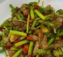 蒜苔肉片