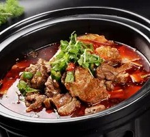 黄焖牛肉含土豆生菜