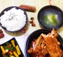 招牌排骨饭
