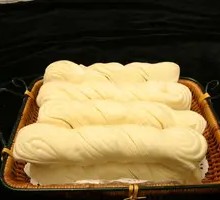 Steamed rice roll