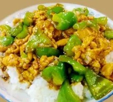 青椒鸡蛋盖饭