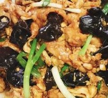 Sour Stir-Fried Egg with Wood Ear Mushrooms