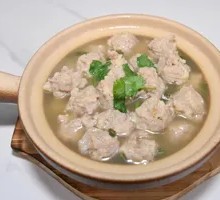Braised Meatballs in Clay Pot