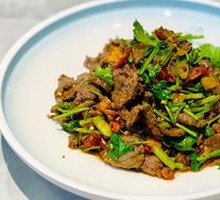 Stir-Fried Beef with Yellow Onion