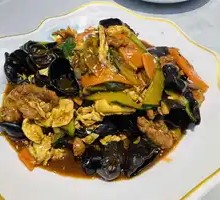 Sour Stir-Fried Egg with Wood Ear Mushrooms