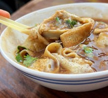 Fried Rice Noodles with Crispy Tofu