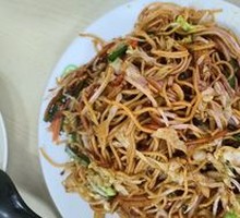 Stir-Fried Noodles with Shredded Meat