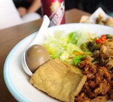 招牌卤肉拼肥肠饭