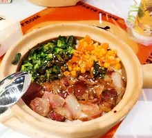 招牌腊味皇煲仔饭