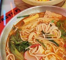 招牌炸酱肥汁米线