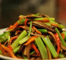 芹菜小炒