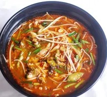 老坛酸菜过桥米线