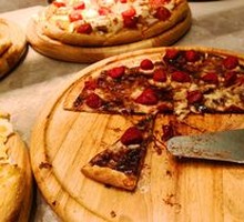 Strawberry Chocolate Pizza