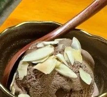 Almond Chocolate Ice Cream