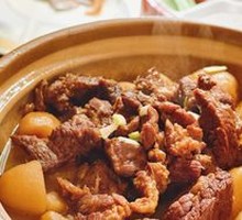 Braised Beef Brisket with Small Potatoes