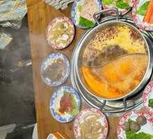 潮汕红汤鸳鸯锅