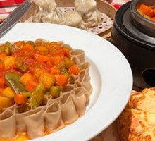 Sauce-drizzled Buckwheat Noodles