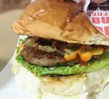 Grilled Prime Beef Cheese Burger