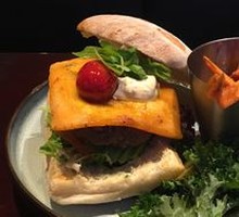 嘉年华牛肉汉堡