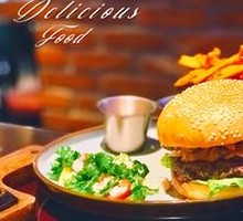 蘑菇味很浓牛肉汉堡