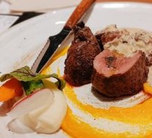 松露黄油谷饲菲力牛排