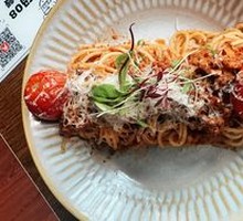 Philadelphia Beef Sauce Spaghetti with Parmesan Cheese