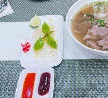Beef Noodle Soup with Train Head Flavor