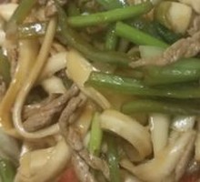 辣椒肉炒刀削面