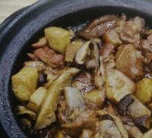 秘汁鸡腿煲