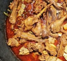 Stewed Goose in Iron Pot