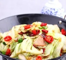 Spicy Pot-Braised Cabbage