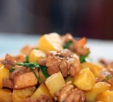 Braised Chicken Leg with Potatoes