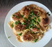 鸡蛋油煎香菇白菜包