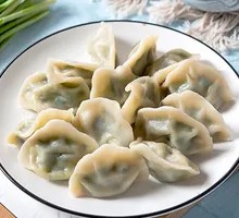 Pork and cabbage hand-pulled dumplings