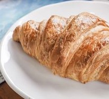 French Flaky Croissant