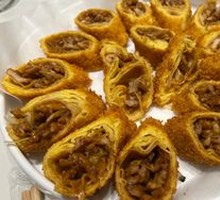 Beijing-style Sweet Soy Sauce Shredded Pork Rolls