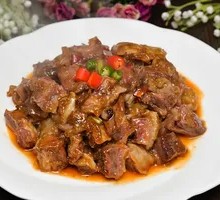 Stewed Beef with Yellow Sauce