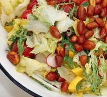 Health-Promoting Mixed Salad
