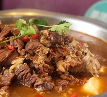 Stewed Beef Tendons and Noodles