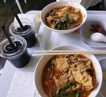 大骨熬汤螺蛳粉