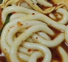 Qimei Potato Noodles with Three Meats and Six Vegetables